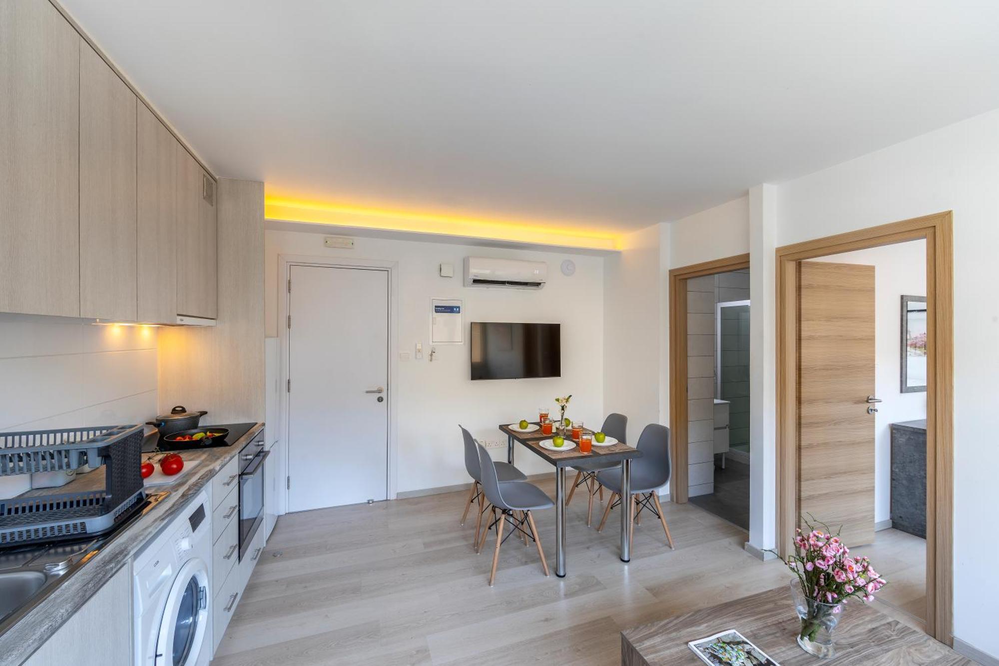 C-Premium Apts 100M From Beach And City Centre Lárnaka Kültér fotó