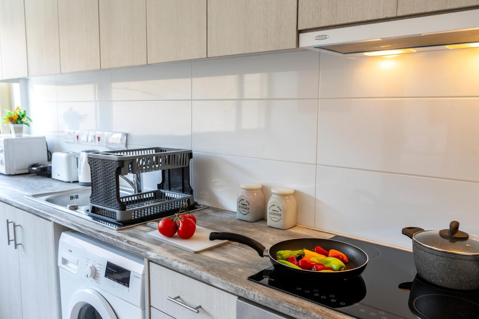 C-Premium Apts 100M From Beach And City Centre Lárnaka Kültér fotó