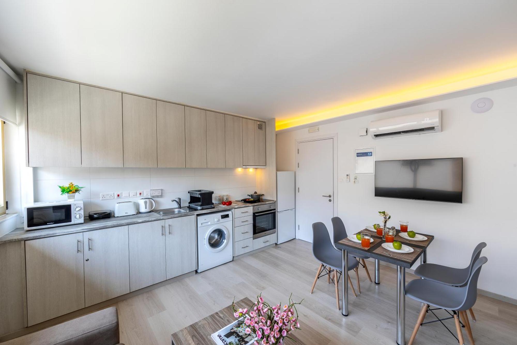 C-Premium Apts 100M From Beach And City Centre Lárnaka Kültér fotó